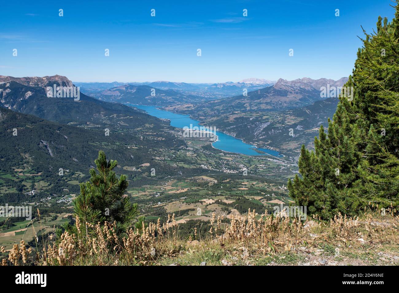 Blue mountain lake hiking hi-res stock photography and images - Alamy