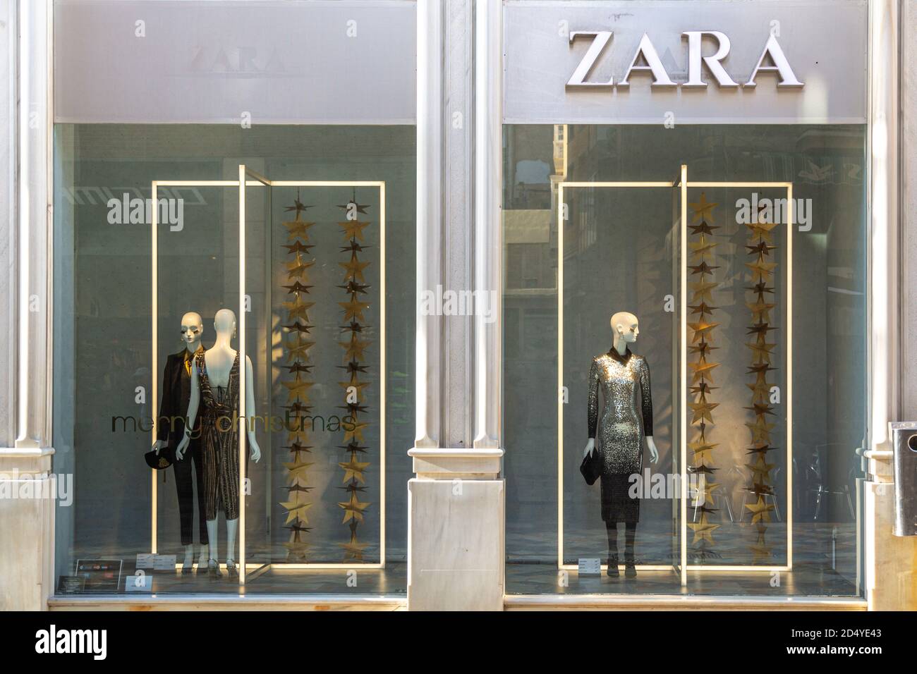 ZARA shop display window Stock Photo - Alamy