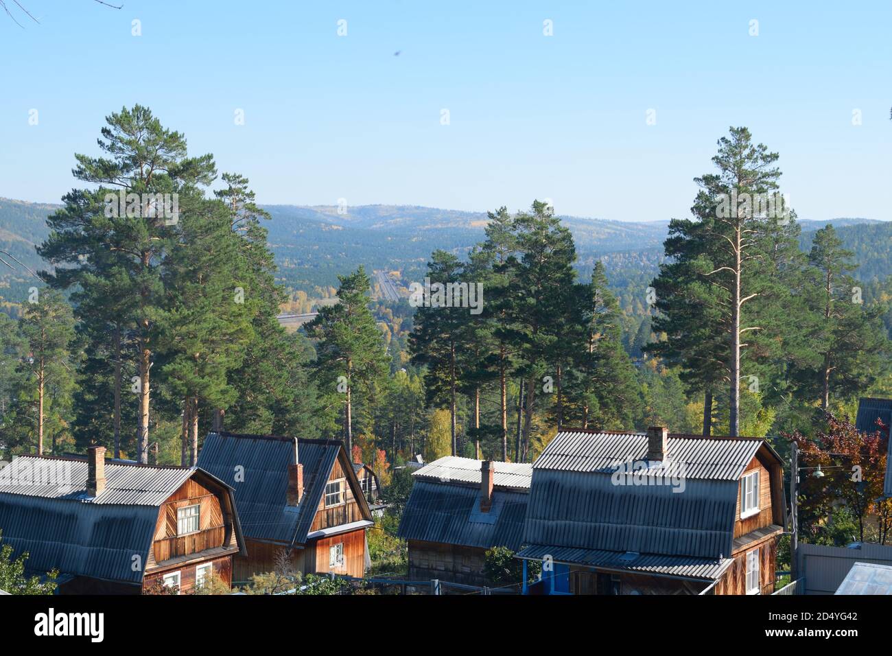 Homes in siberia hi-res stock photography and images - Alamy