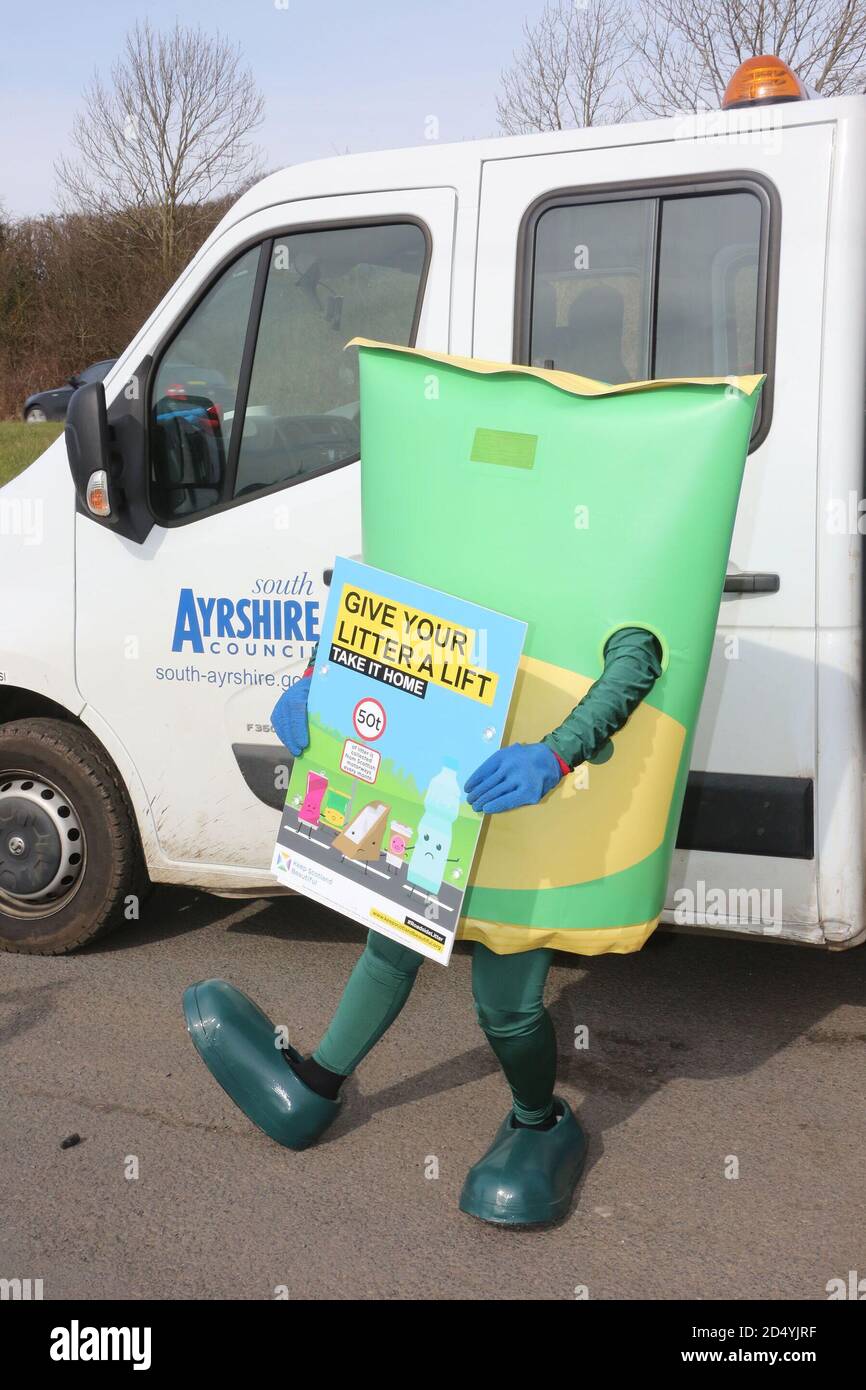 Keep Scotland Beautiful Promotion Ayr, A PR campaign promoting a litter free enviroment, with South Ayrshire Council. Images show council officials with mascot and posters Stock Photo