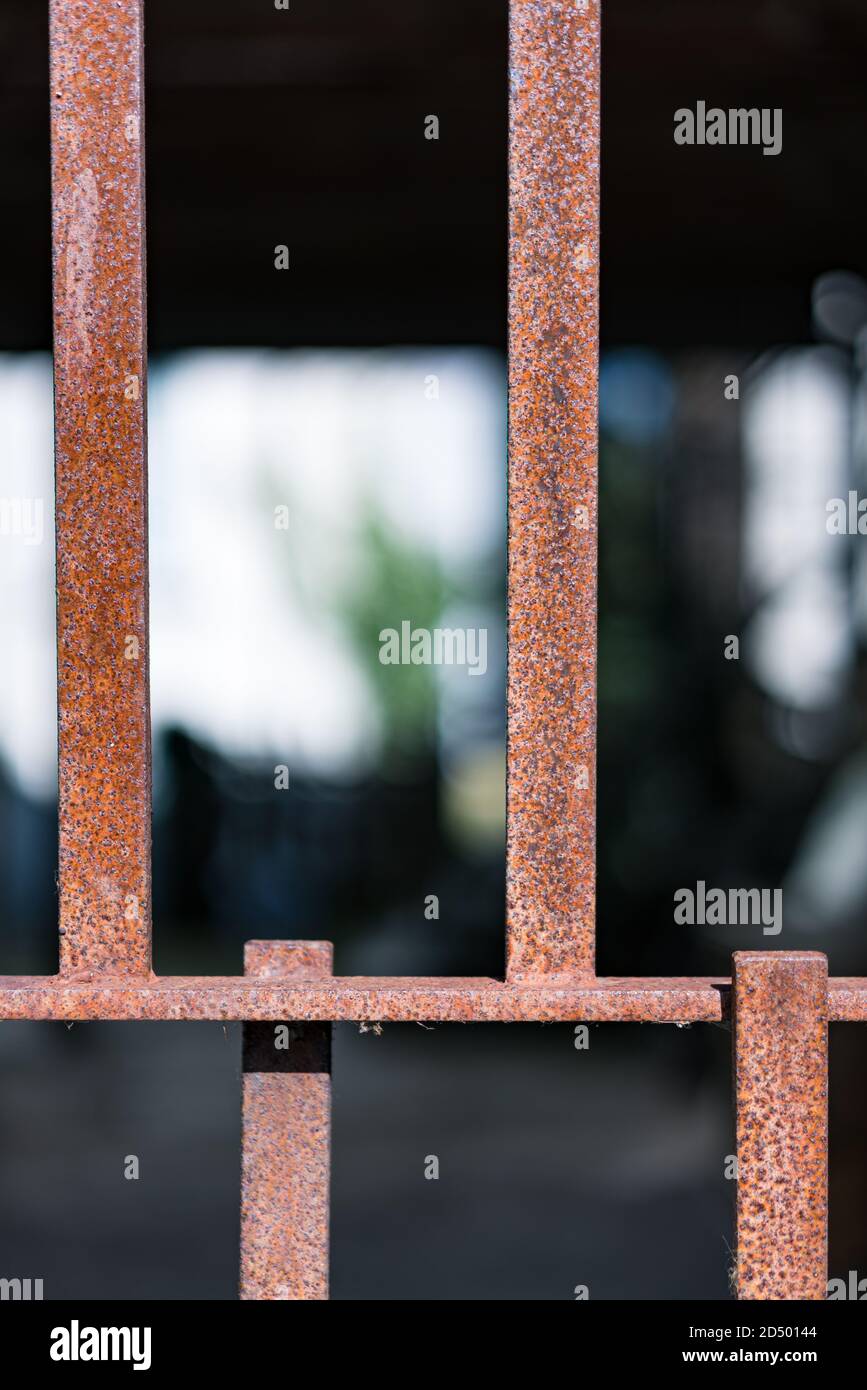Rusty metal gate hi-res stock photography and images - Alamy