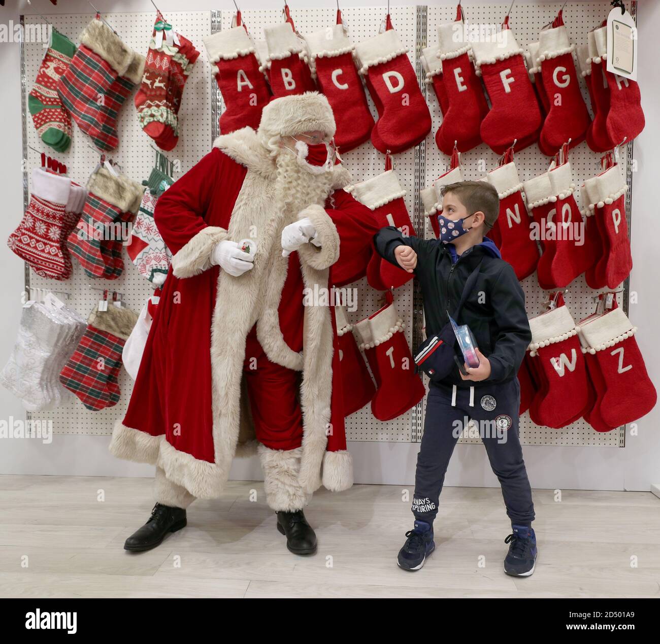 Launch selfridges christmas shop flagship store on oxford street hires