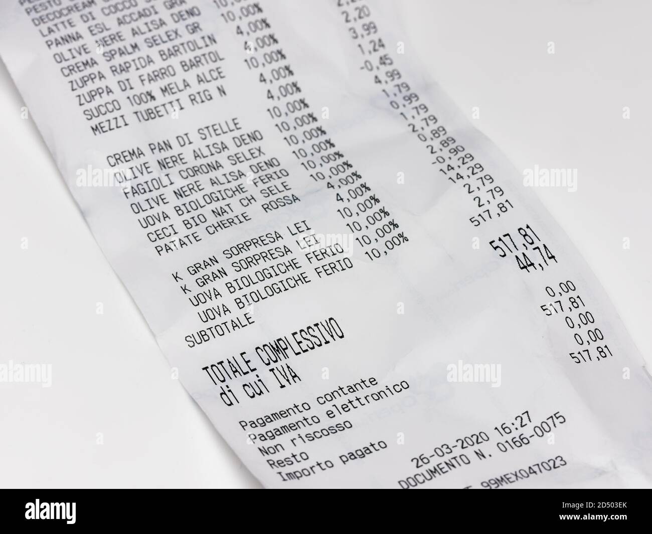 Closeup check shopping bill Receipt Stock Photo - Alamy