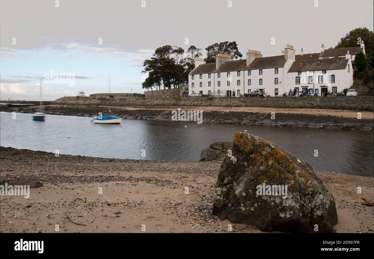 Historic buildings on Cramond front, Cramond, Edinburgh, UK Stock Photo