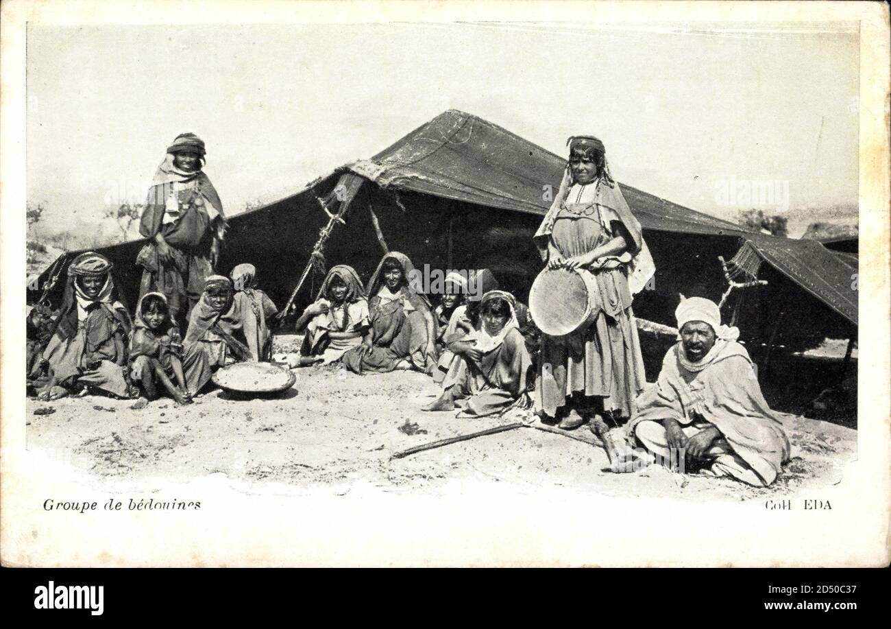 Groupe de Bedouines, Beduinengruppe, Großfamilie, Zelt | usage worldwide Stock Photo