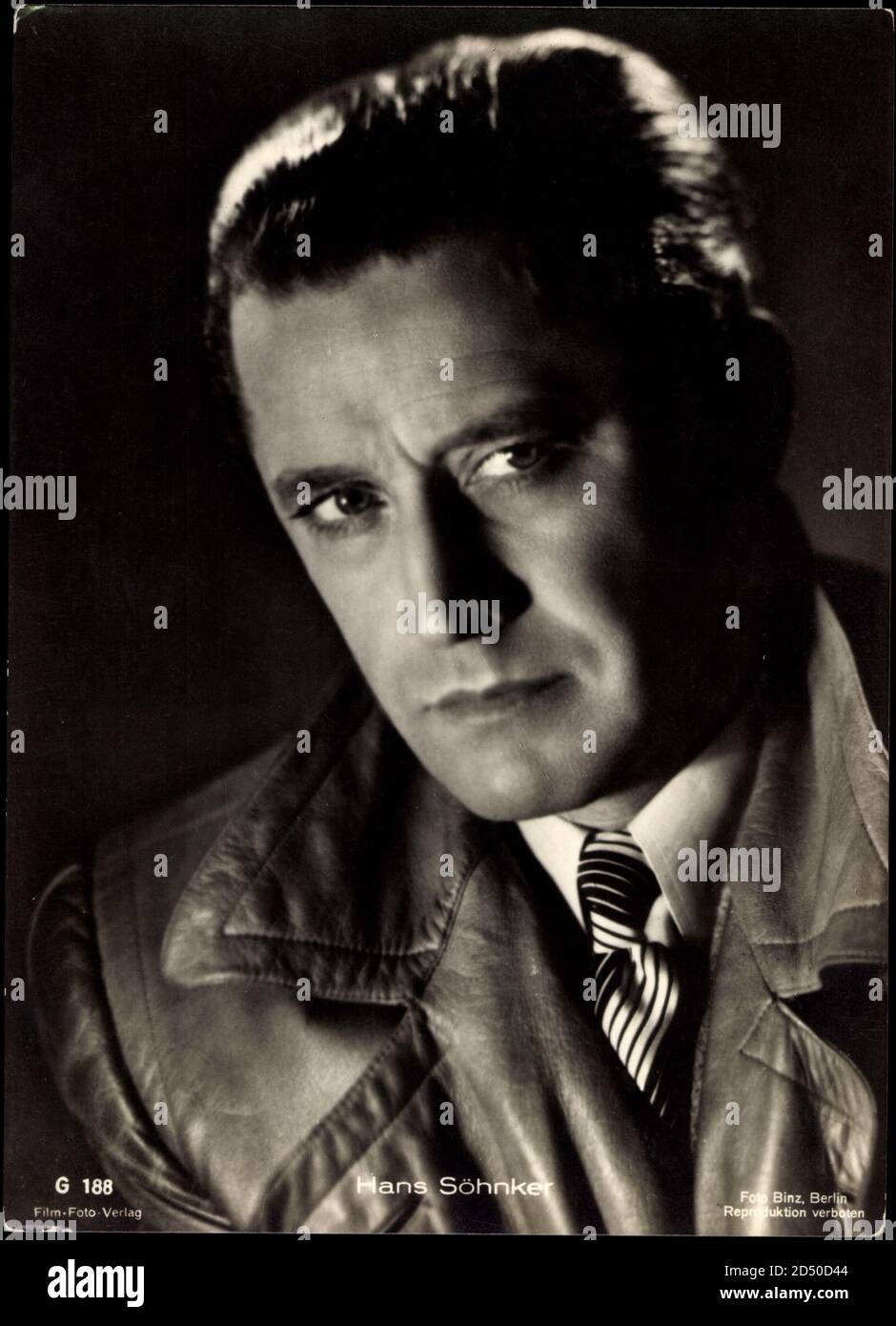 Schauspieler Hans Söhnker im Ledermantel | usage worldwide Stock Photo ...