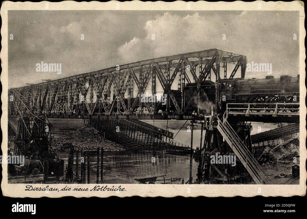 Dirschau Polen, die neue Notbrücke mit Lokomotive | usage worldwide Stock Photo