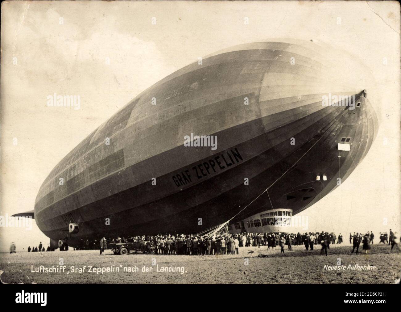 Luftschiff Graf Zeppelin Nach Der Landung, LZ 127 | Usage Worldwide ...