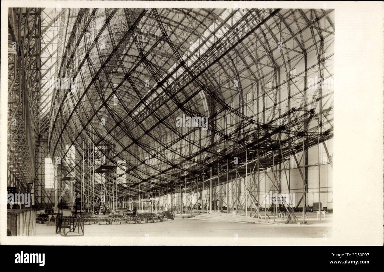 LZ 129, Zeppelin Hindenburg im Bau, Zeppelinhalle von innen | usage  worldwide Stock Photo - Alamy