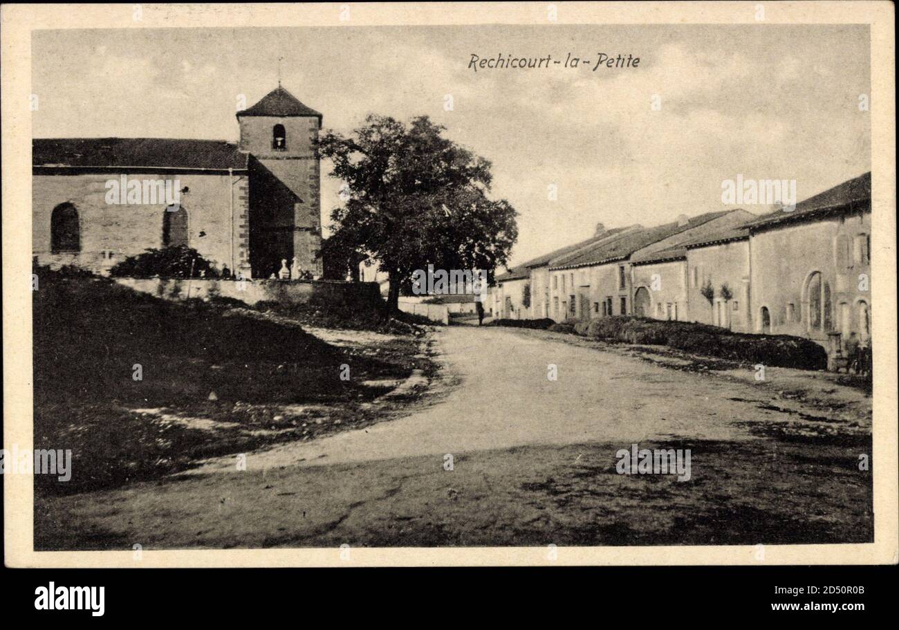 Rechicourt la Petite Meurthe et Moselle, Blick in eine Straße, Kirche