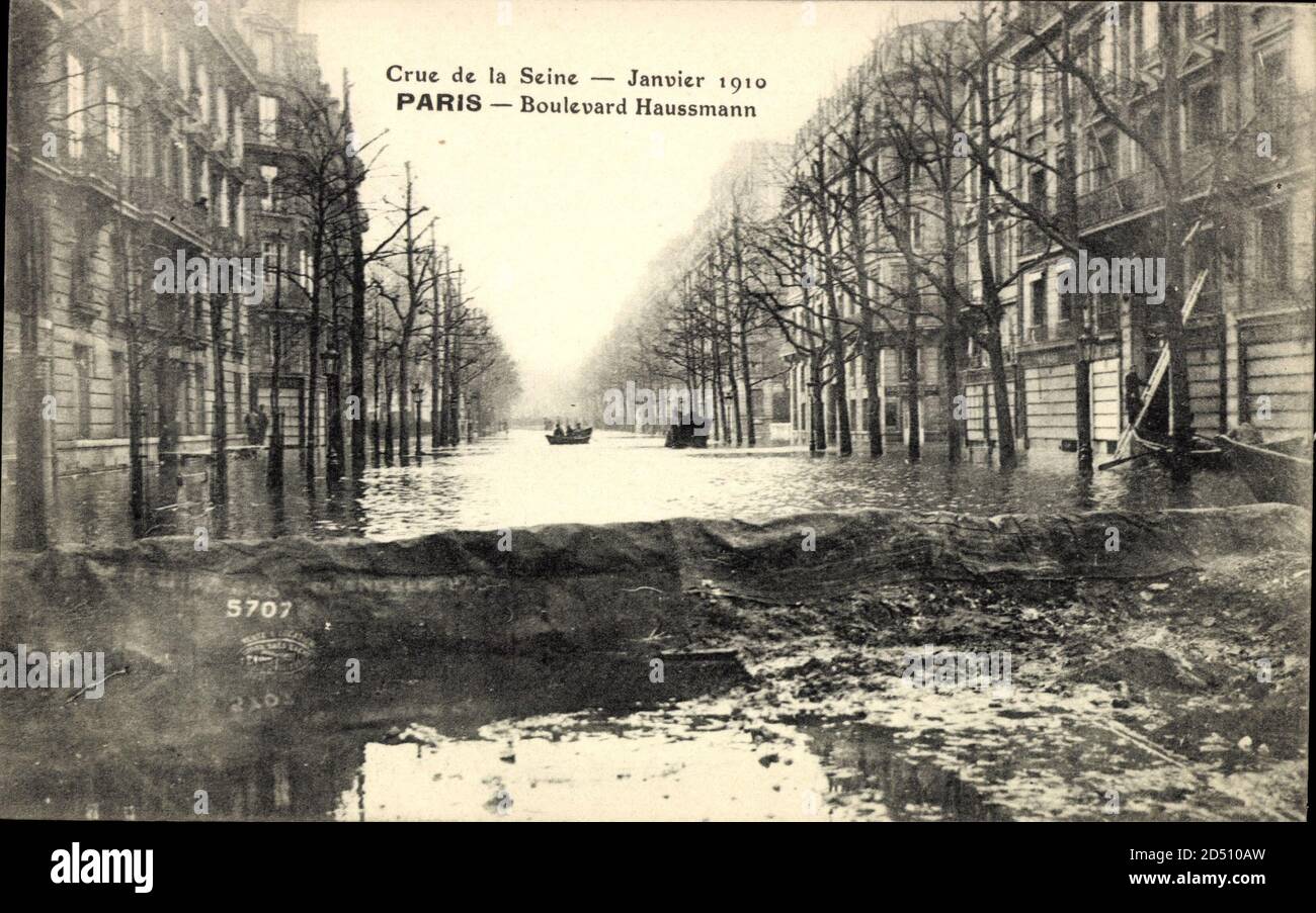 Paris, Inondation 1910, vue du Boulevard Haussmann | usage worldwide Stock Photo