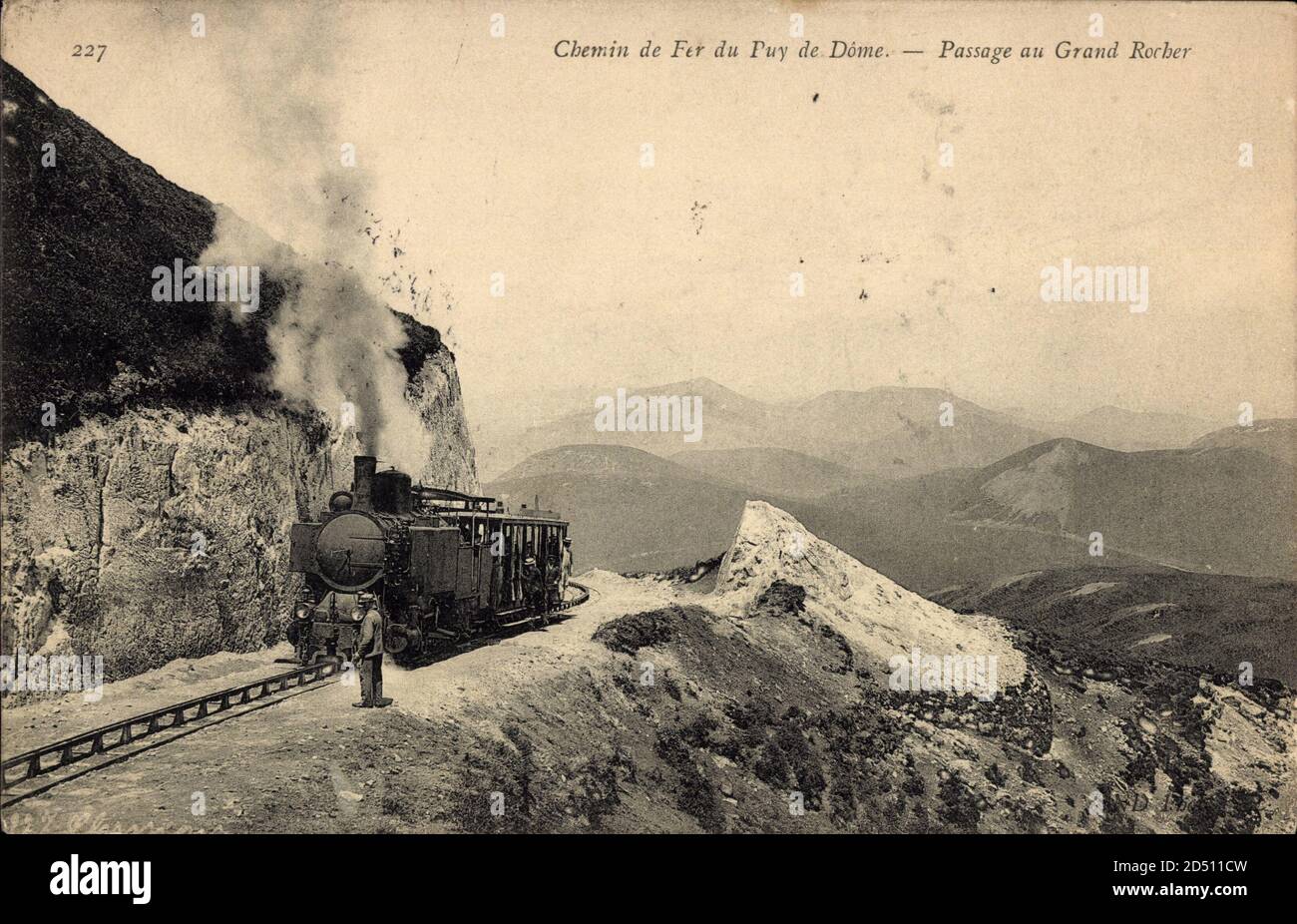 Chemin de Fer du Puy de Dôme, Passage au Grand Rocher, Lokomotive | usage worldwide Stock Photo