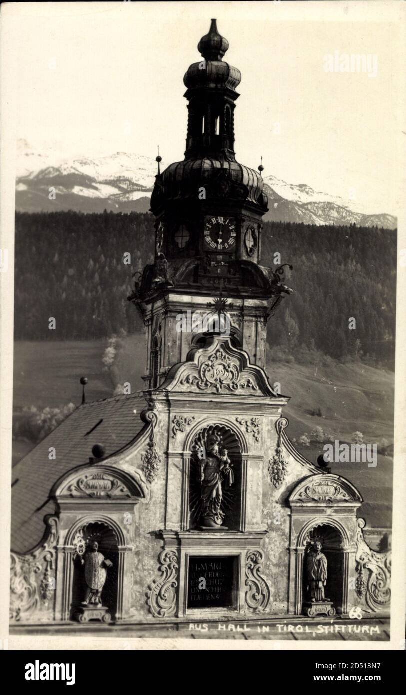Hall Tirol, Detailansicht vom Stiftturm, Turmuhr | usage worldwide Stock Photo