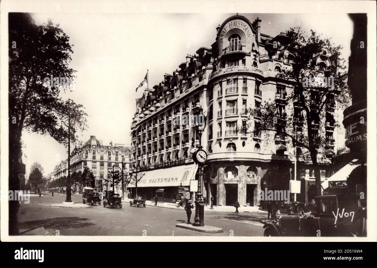 Paris, En Flanant, Nouveau boulevard Haussmann, Royal | usage worldwide Stock Photo