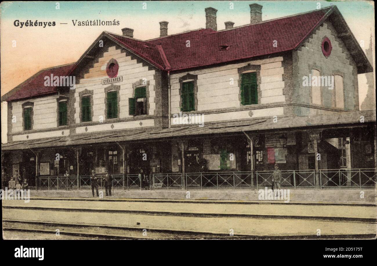 Gyékényes Ungarn, Vasutallomas, Bahnhof von der Gleisseite | usage worldwide Stock Photo