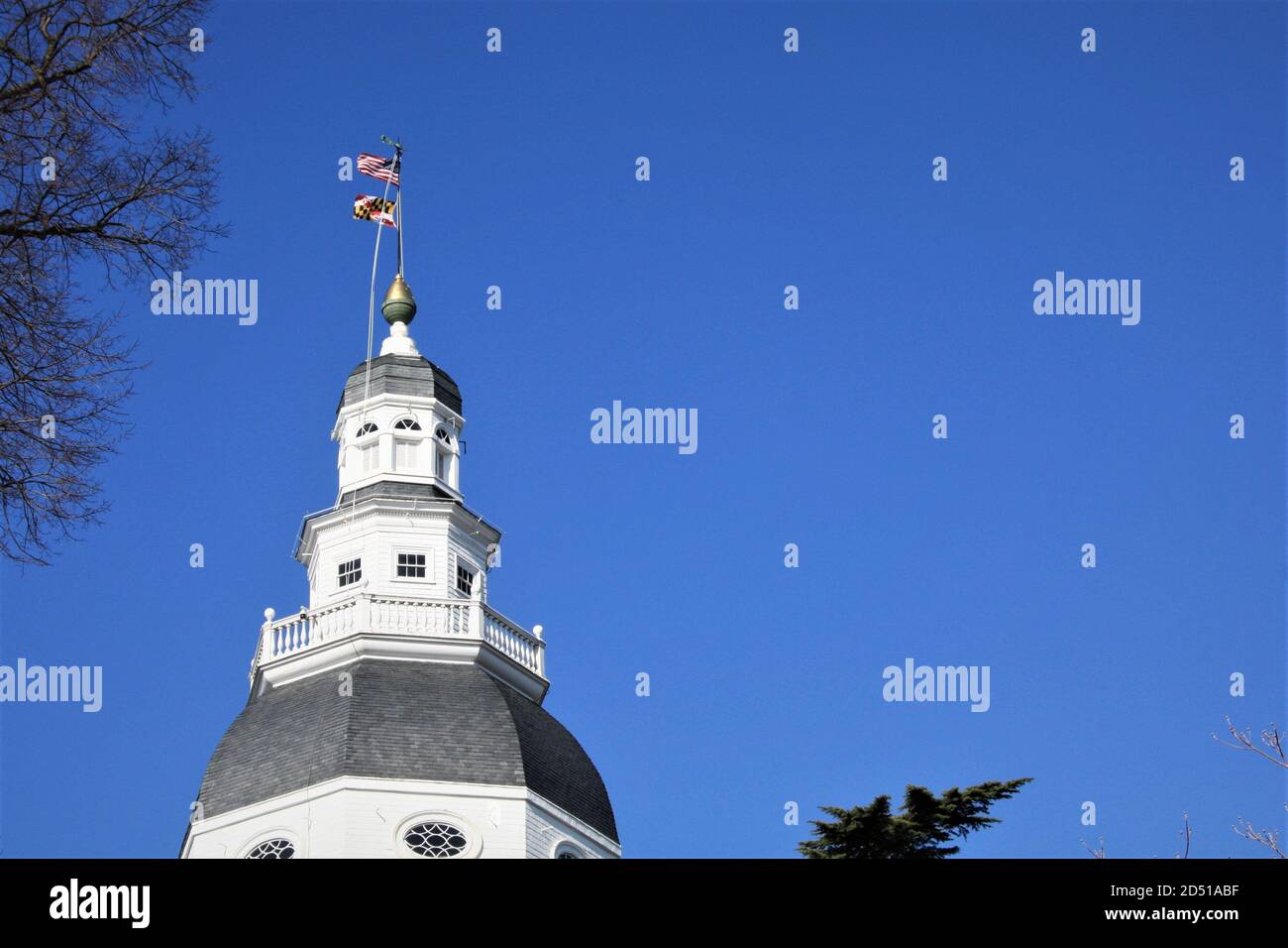 where was our first capital of the us located