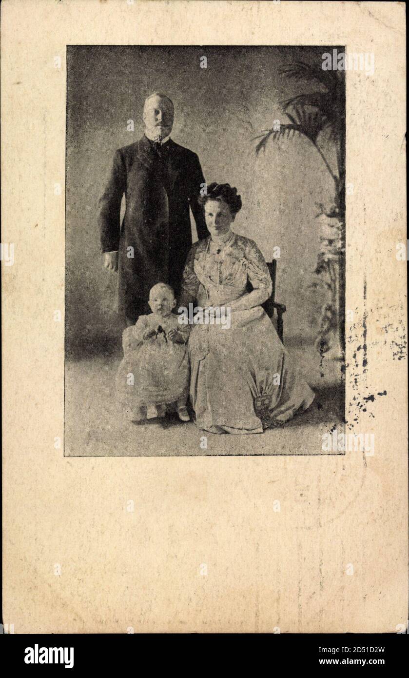 Königin Wilhelmina der Niederlande, Prinz Hendrik, Juliana usage worldwide Stock Photo Alamy