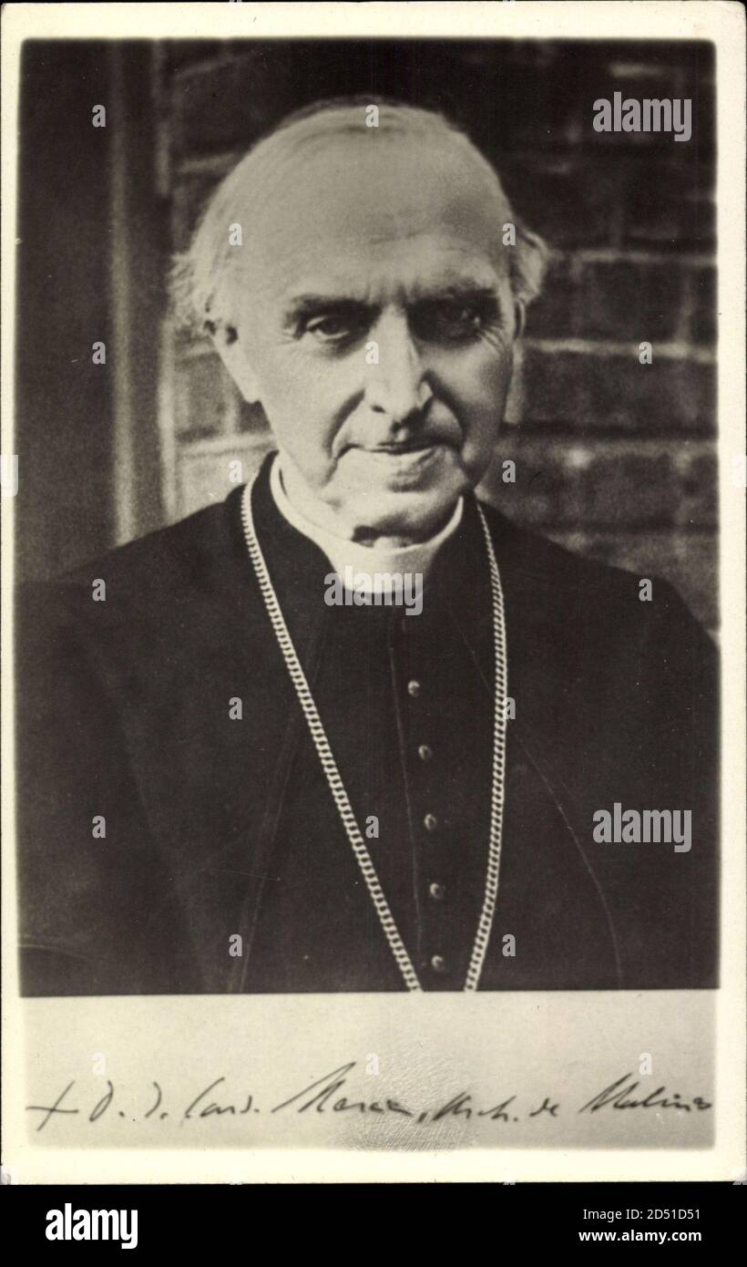 Französischer Geistlicher, Portrait, Halskette | usage worldwide Stock Photo