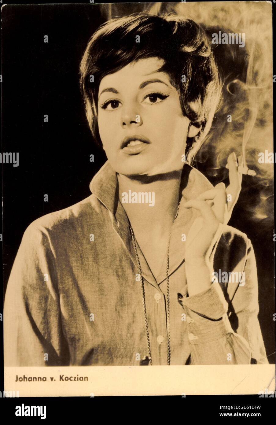Schauspielerin Johanna v. Koczian, Zigarette,rauchen | usage worldwide Stock Photo