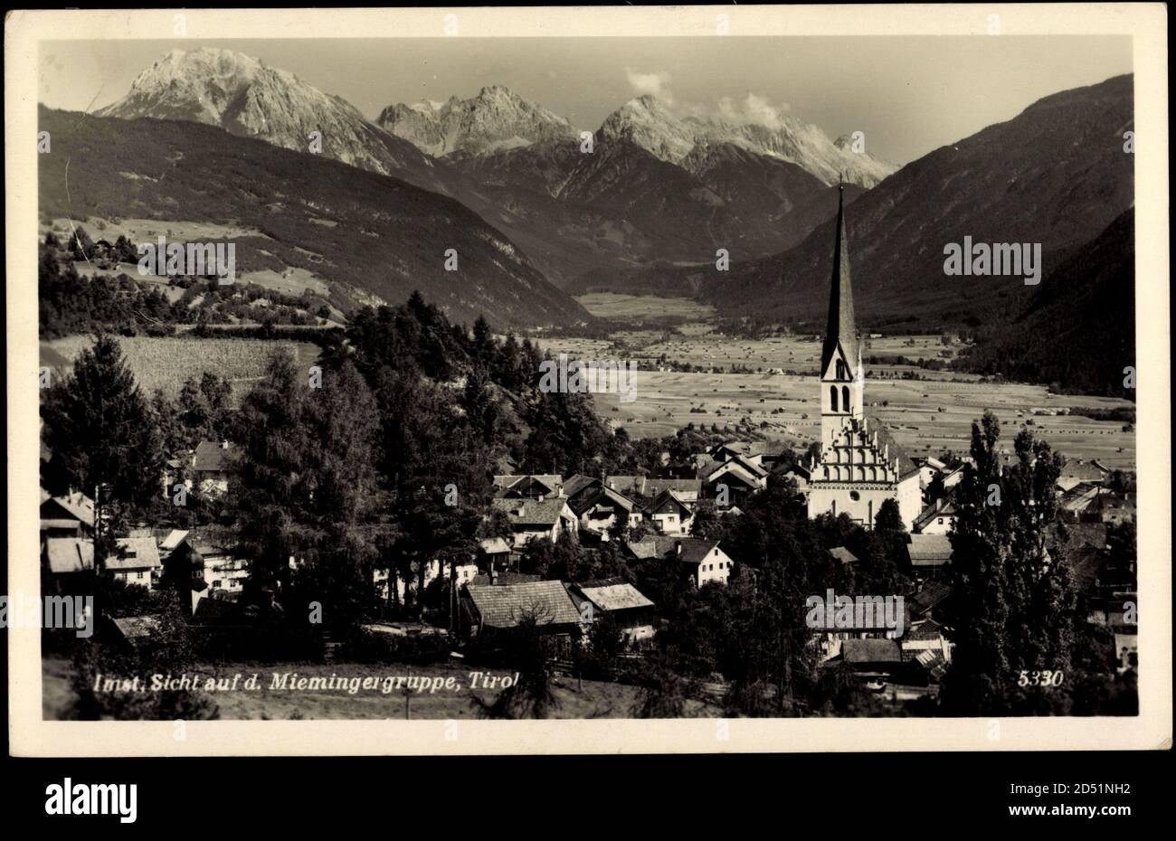 Imst Tirol, Sicht auf die Miemingergruppe, Ortschaft | usage worldwide Stock Photo