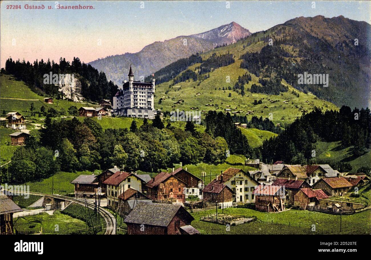 Gstaad Kt. Bern, Saanenhorn, Hotel, Wohnsiedlung, Eisenbahnschienen | usage worldwide Stock Photo
