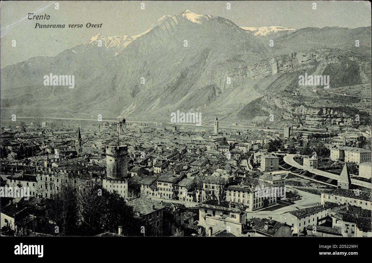 Trient Trentino Südtirol, Panorama verso Ovest, Gebirge, Stadt | usage worldwide Stock Photo