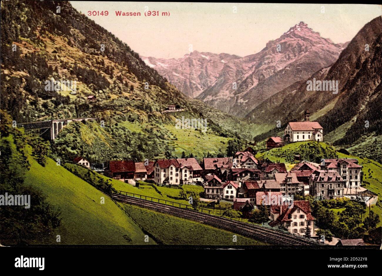 Wassen Kt. Uri, Totalansicht, Ortschaft im Tal, Gleise, Viadukt, Gebirge | usage worldwide Stock Photo