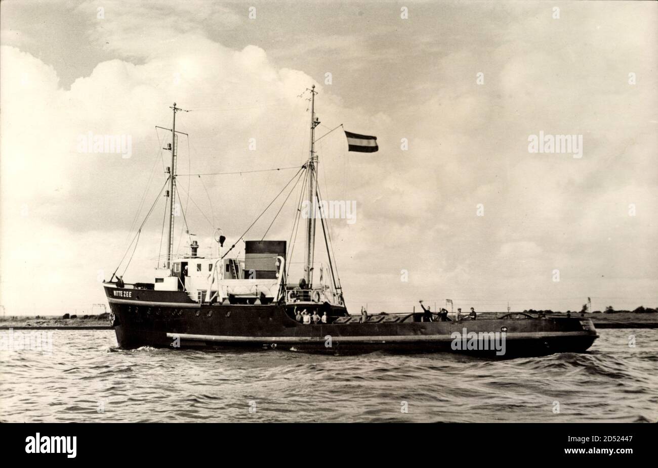 Schleppschiff m.t. Witte Zee, L. Smit & Co | usage worldwide Stock Photo