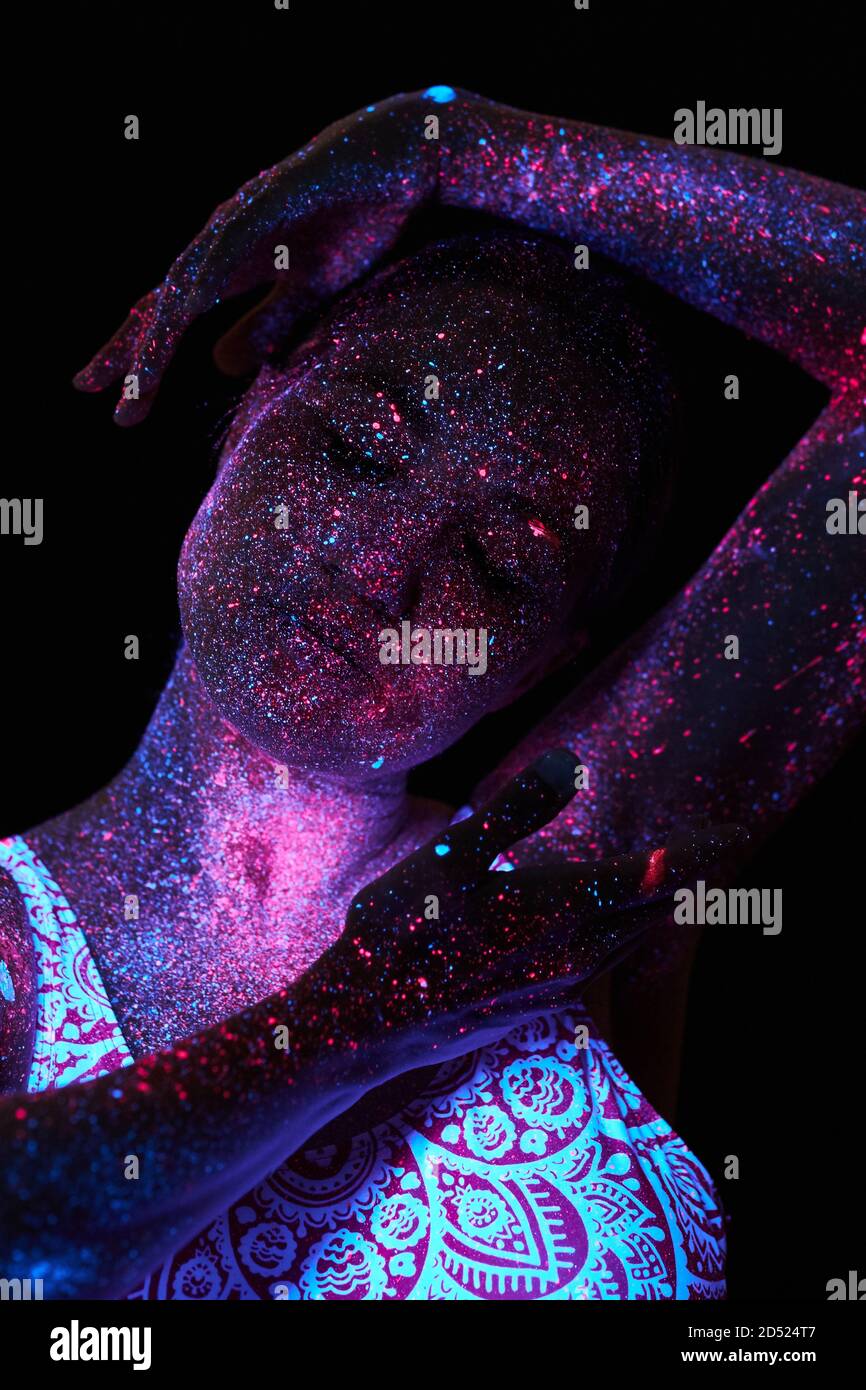 Noise out. Noise out. Noise punk. Noise out. Detriti.