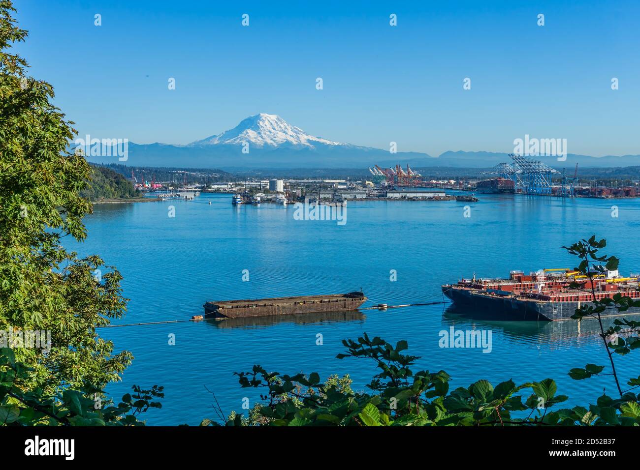 A scene of the Port of Tacoma and Mount Rainier Stock Photo - Alamy
