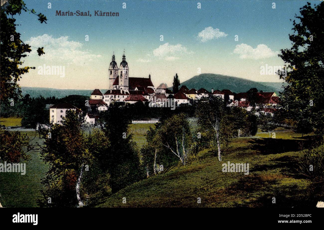 Maria Saal Kärnten, Blick auf die Kirchtürme, Berge | usage worldwide Stock Photo