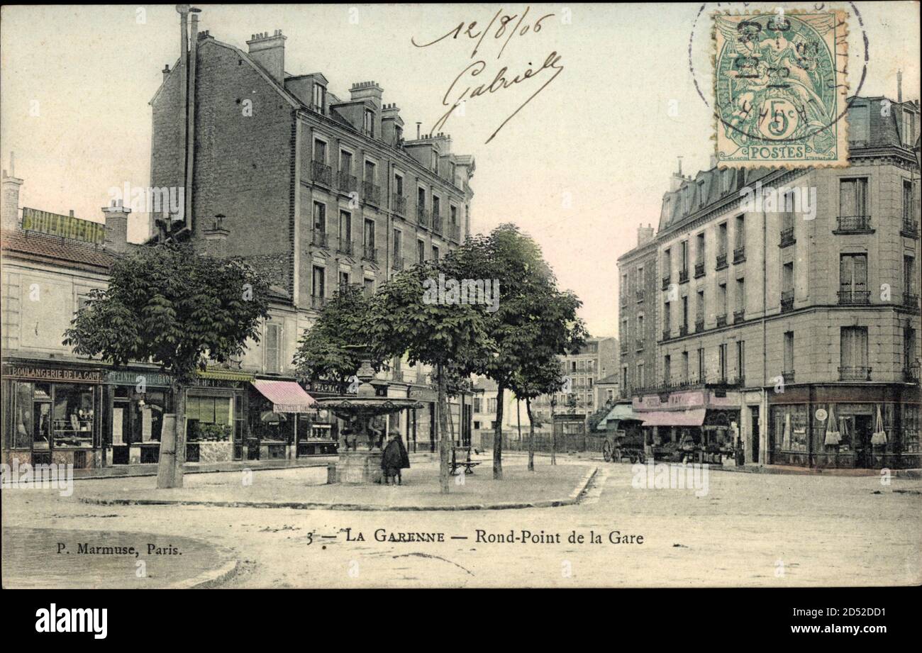 La Garenne Hauts de Seine, vue générale du Rond point de la Gare | usage worldwide Stock Photo