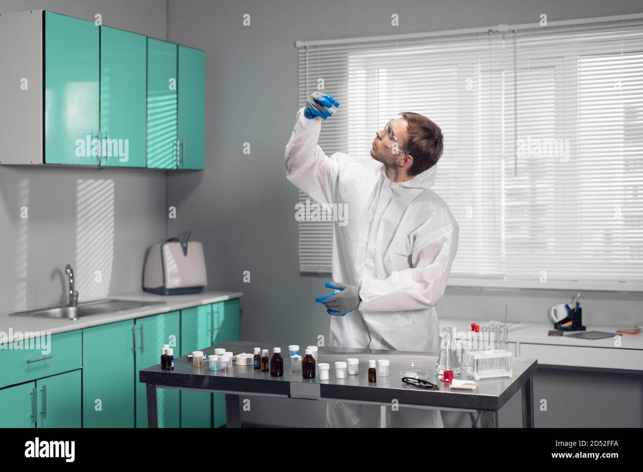 Scientist observation white coat science chemistry medicine hi-res ...