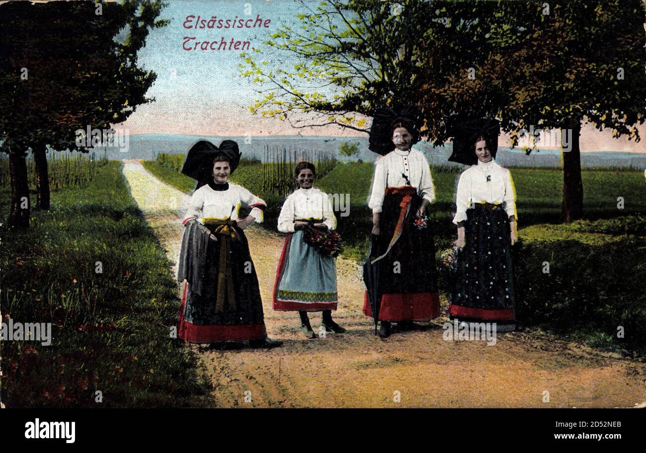 Elsäßische Trachten, Frauen am Wegesrand, Felder | usage worldwide ...
