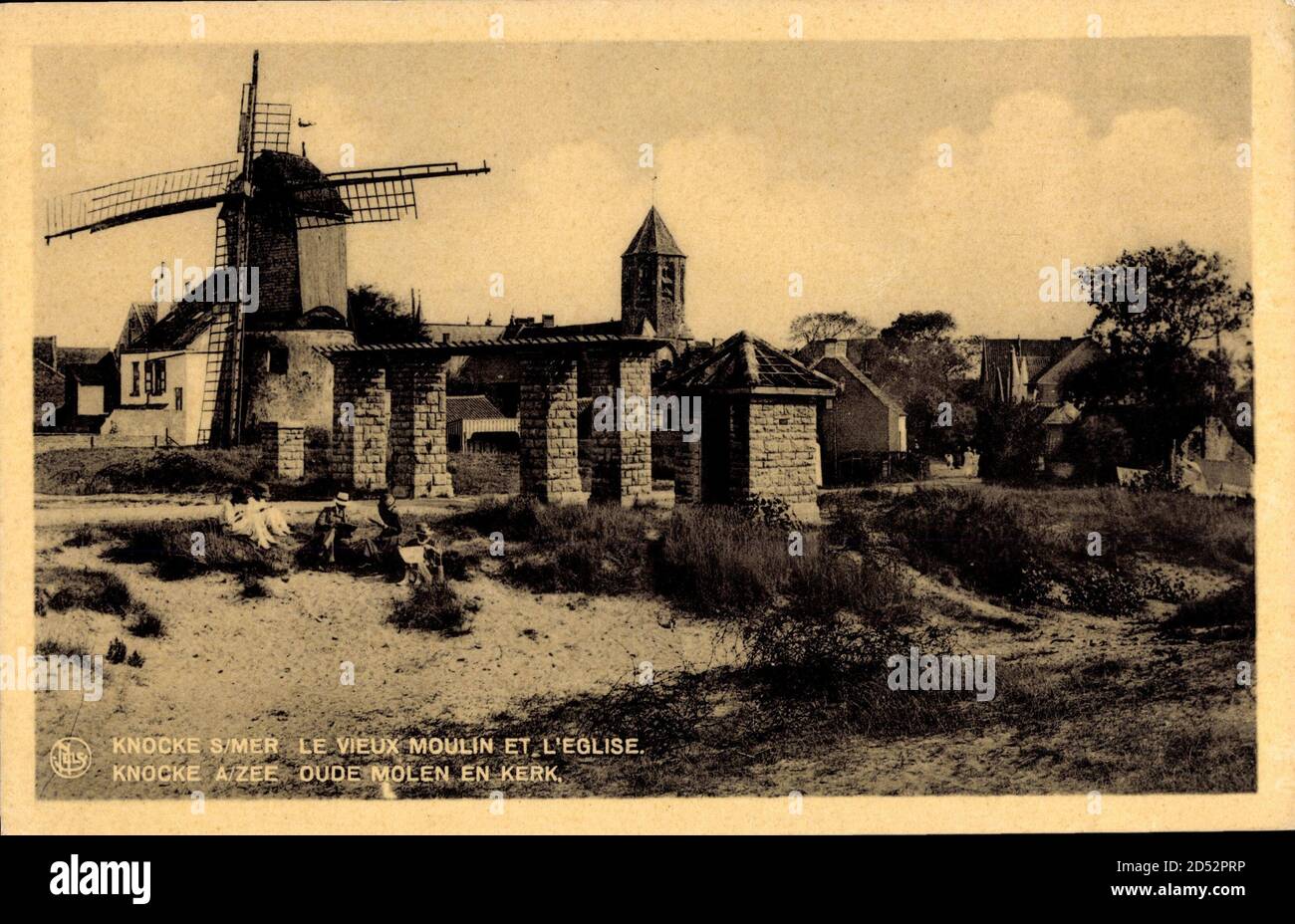 Knokke Heist Westflandern, Le vieux Moulin et l'Eglise, Kirche, Windmühle | usage worldwide Stock Photo