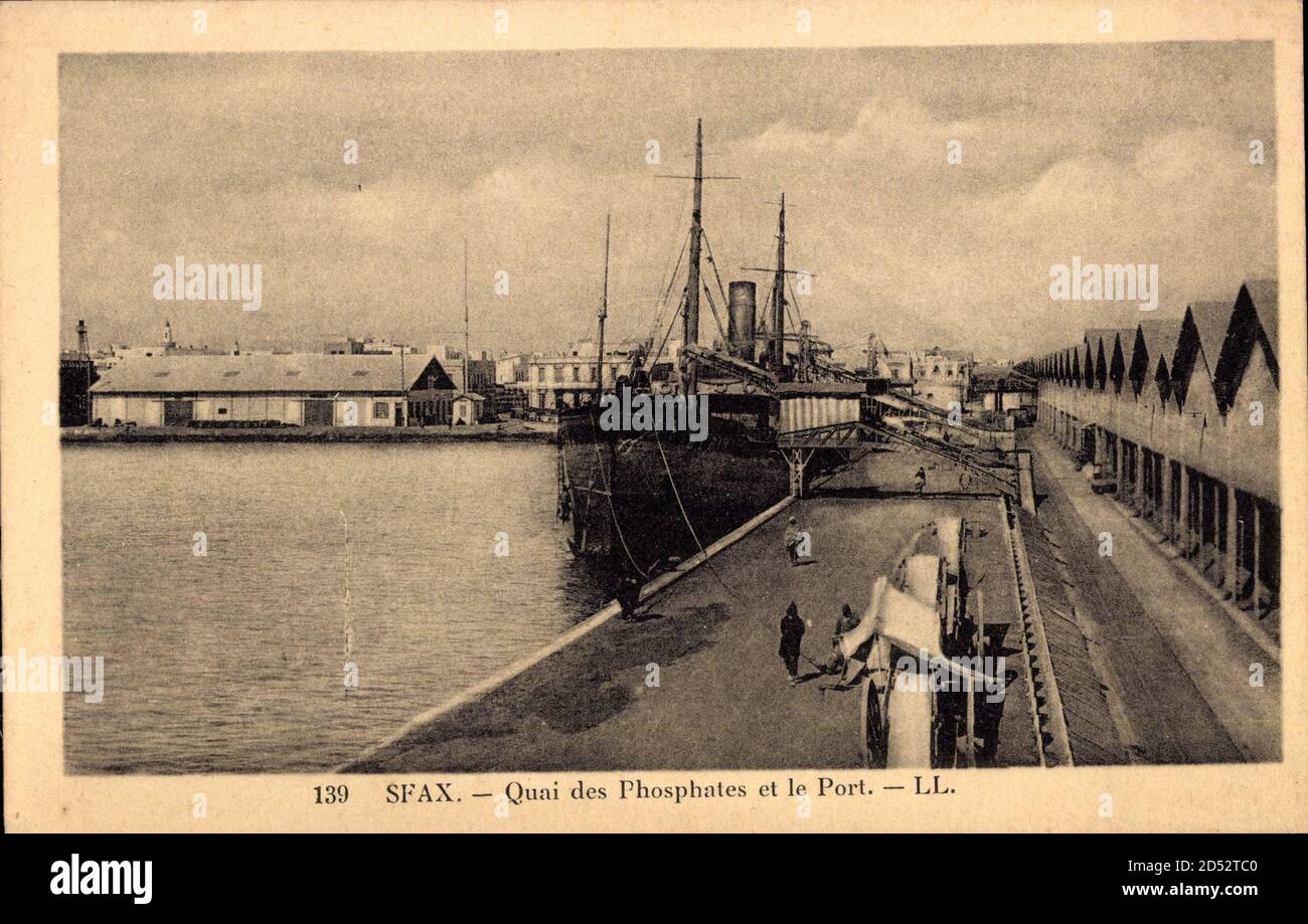 Sfax Tunesien, Quai des Phosphates et le Port, Hafen | usage worldwide Stock Photo