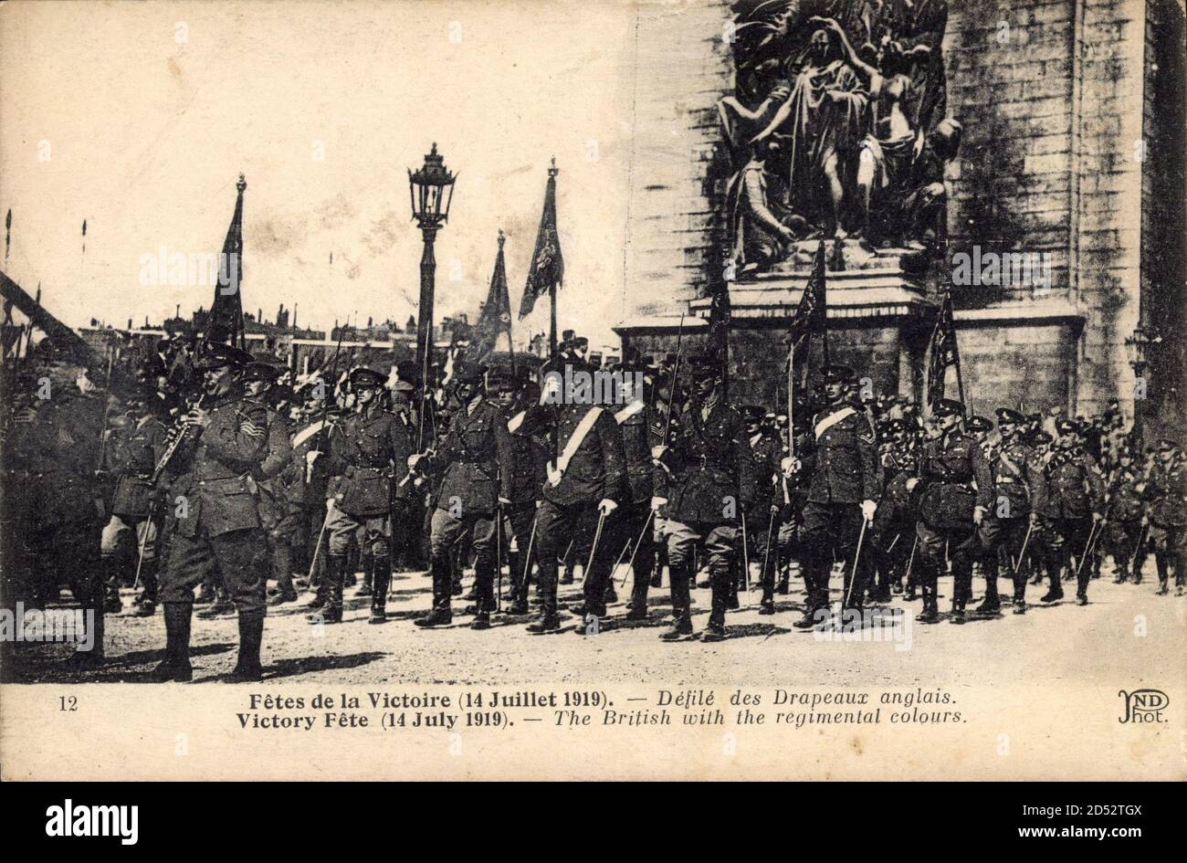Fetes De La Victoire 14 Juillet 1919 Defile Des Drapeaux Anglais Usage Worldwide Stock Photo Alamy