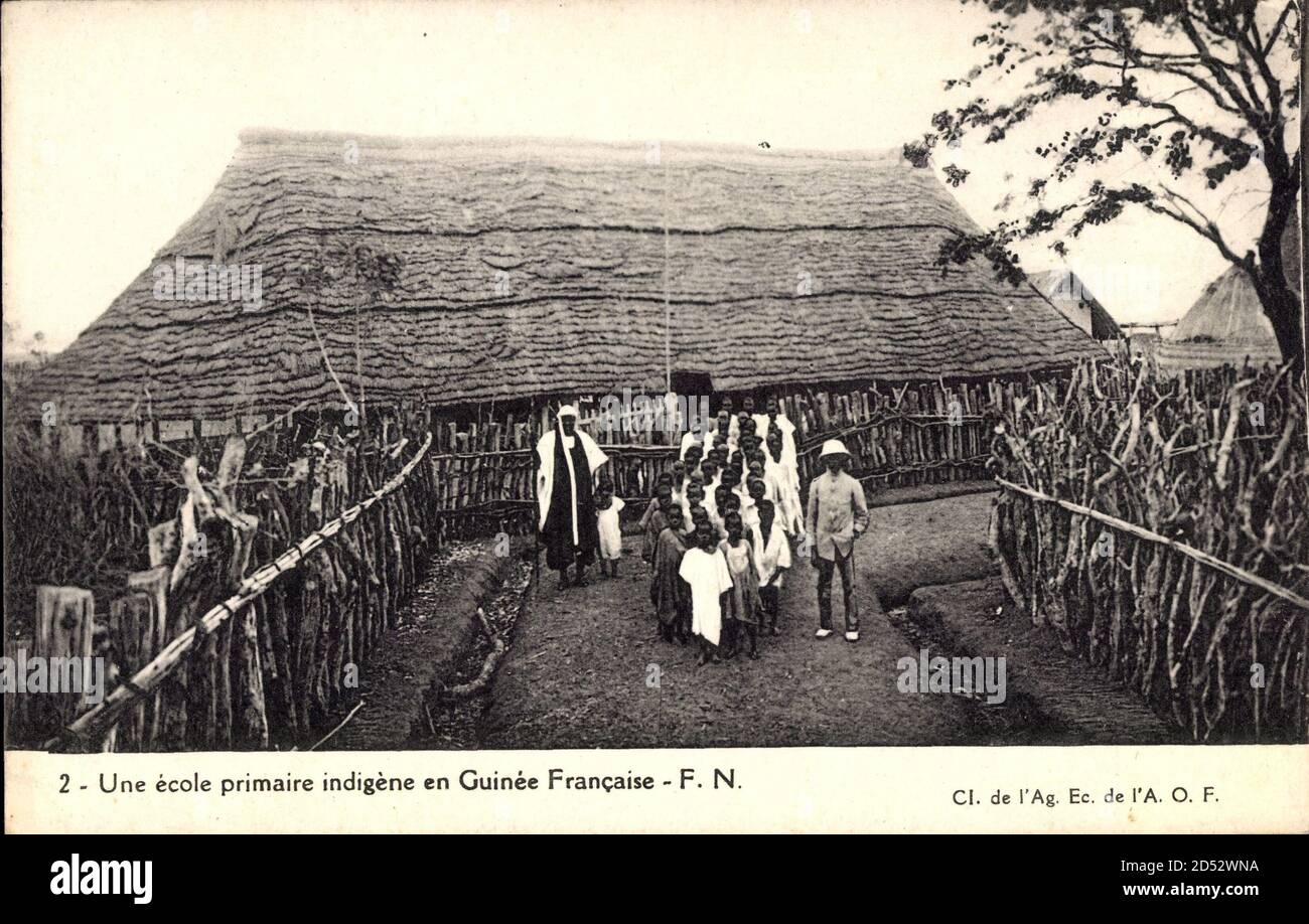 Guinea Une Ecole Primaire Indiene Guinee Francaise Schule Kinder Usage Worldwide Stock Photo Alamy