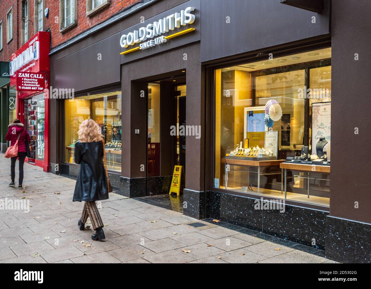 Goldsmiths Jewellers Store in Norwich UK - Established in 1778 Goldsmiths  is a luxury jewellery retailer chain with around 120 stores Stock Photo -  Alamy