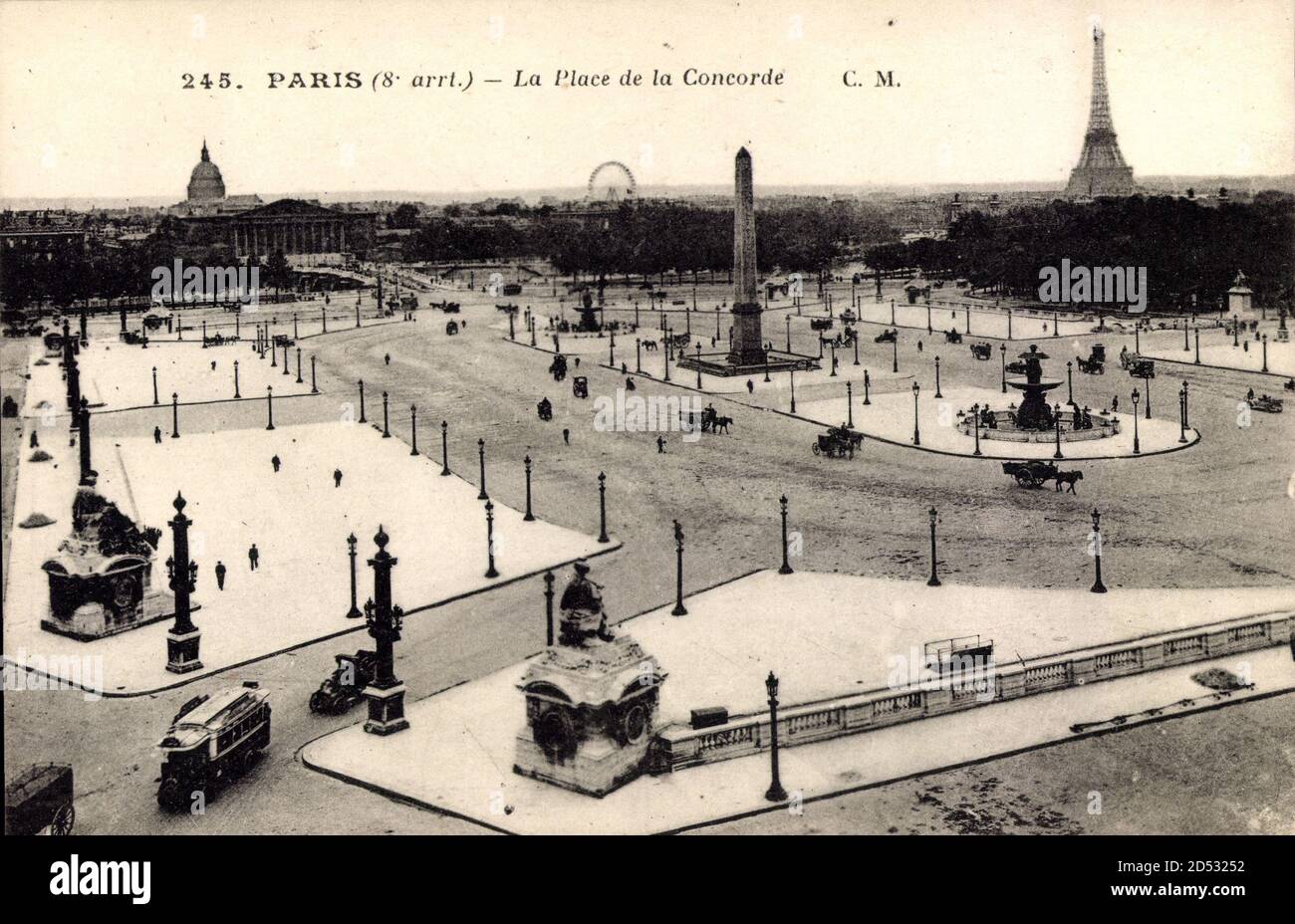 Paris, La Place de la Concorde, Eiffelturm, Denkmal, Omnibus, Straßenpartie | usage worldwide Stock Photo