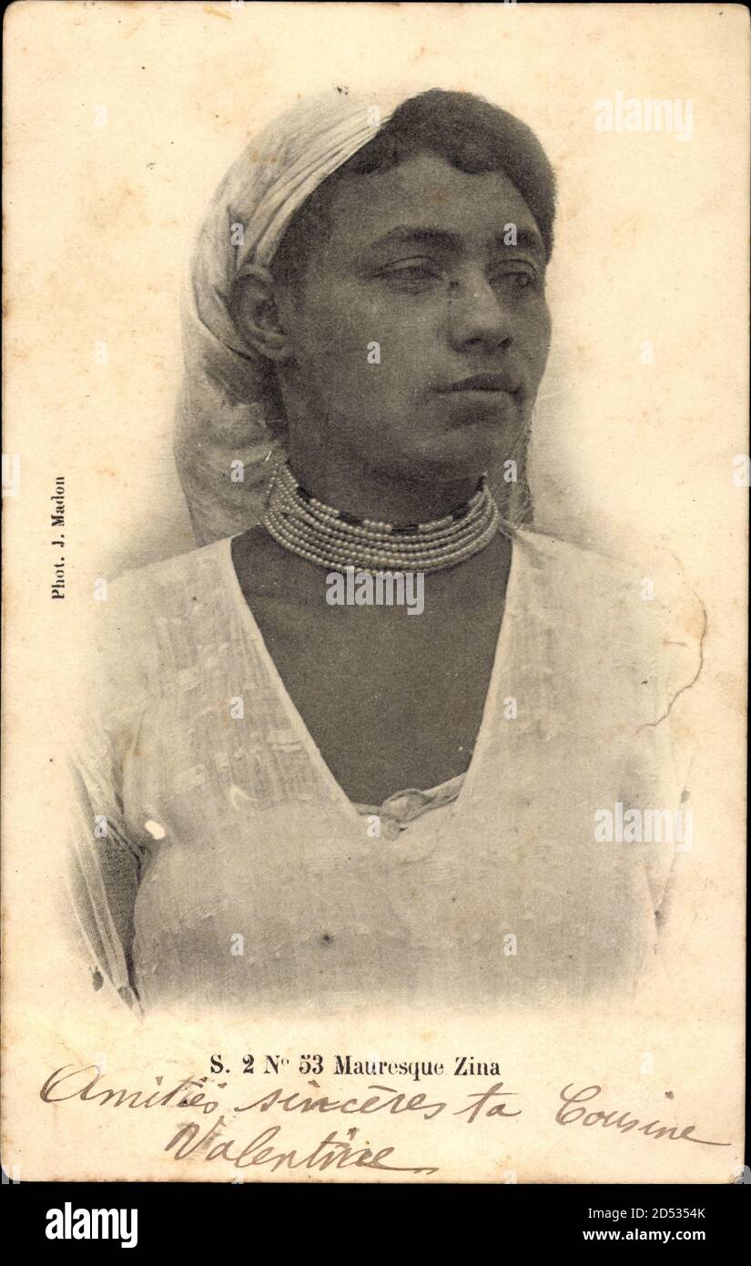 Mauresque Zina, Portrait einer Frau mit Perlenketten, Maghreb | usage worldwide Stock Photo