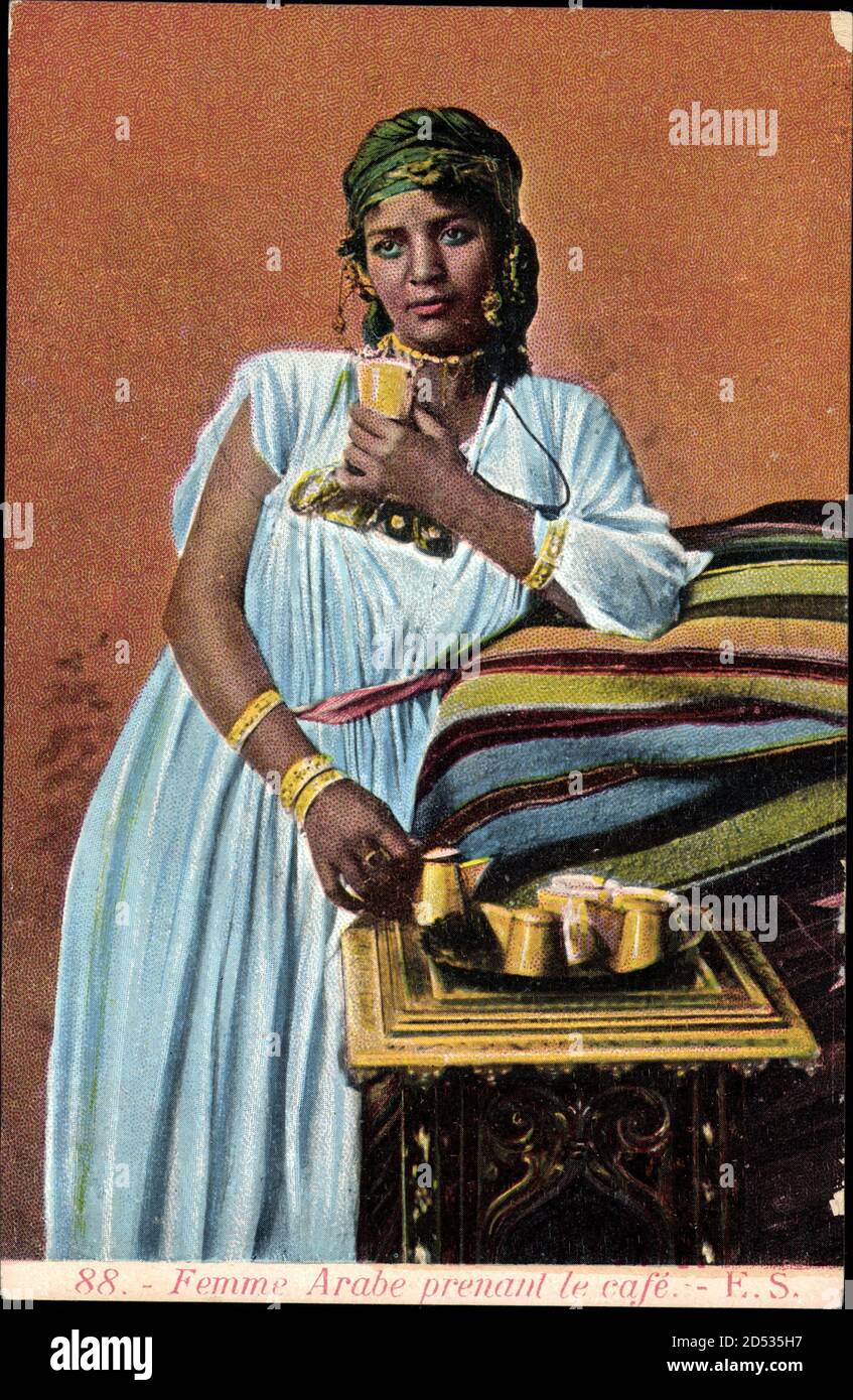 Femme arabe hi-res stock photography and images - Page 2 - Alamy