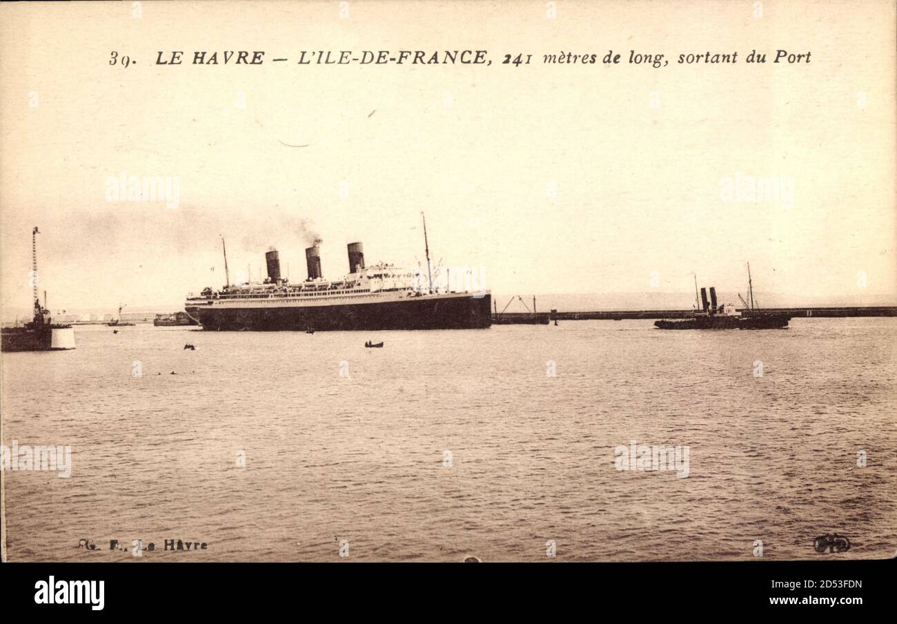 Le Havre, Paquebot Ile de France, CGT French Line, Sortant du Port | usage worldwide Stock Photo