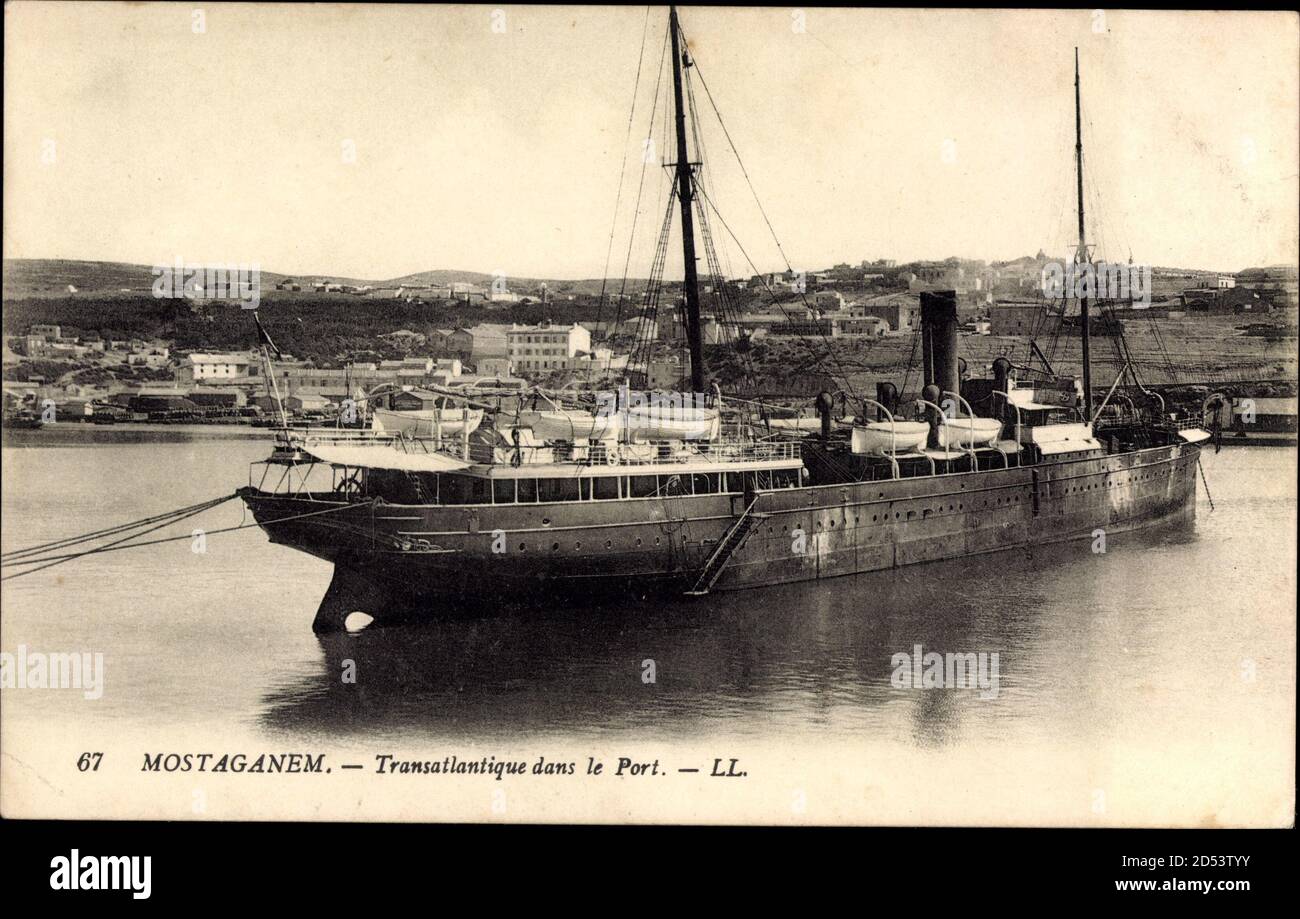 Mostaganem Algerien, Transatlantique dans le Port, Dampfschiff | usage worldwide Stock Photo