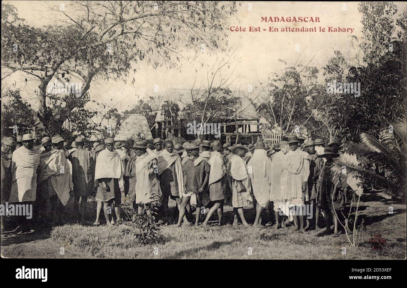 Madagaskar, Cote Est, En attendant le Kabary, Personengruppe | usage worldwide Stock Photo