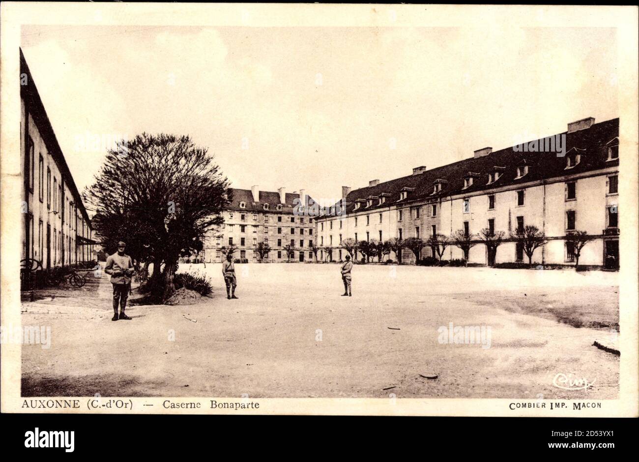 Auxonne Côte d?Or, Caserne Bonaparte, Hof der Kaserne, Soldaten | usage worldwide Stock Photo