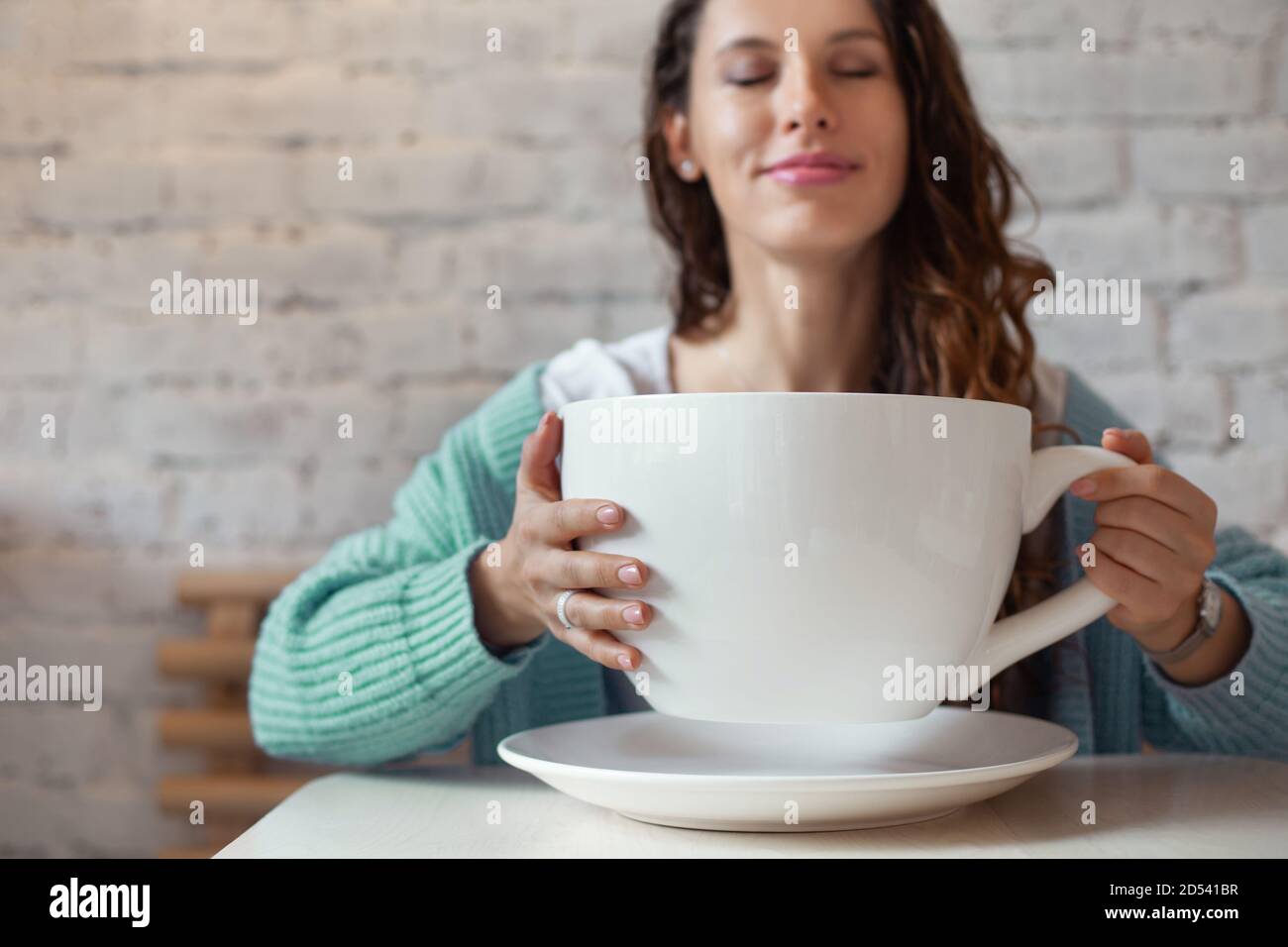 Giant tea cup hi-res stock photography and images - Alamy