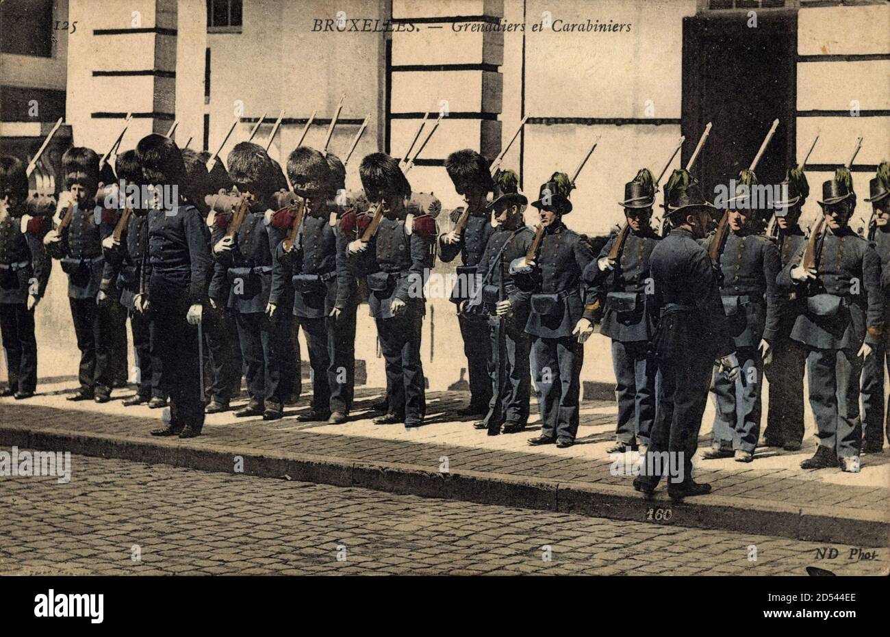 Bruxelles, Grenadiers et Carabiniers, Soldaten in Formation | usage worldwide Stock Photo