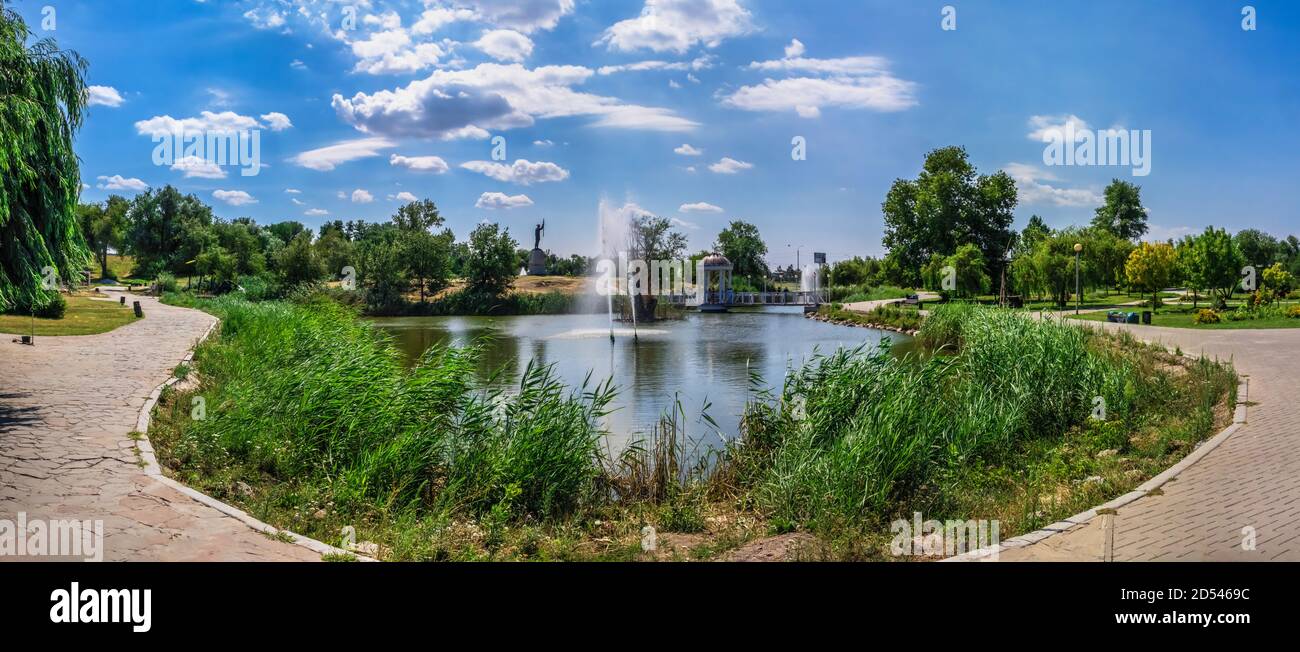 Zaporozhye, Ukraine 07.21.2020. Small pond in Voznesenovsky park on a sunny summer morning Stock Photo