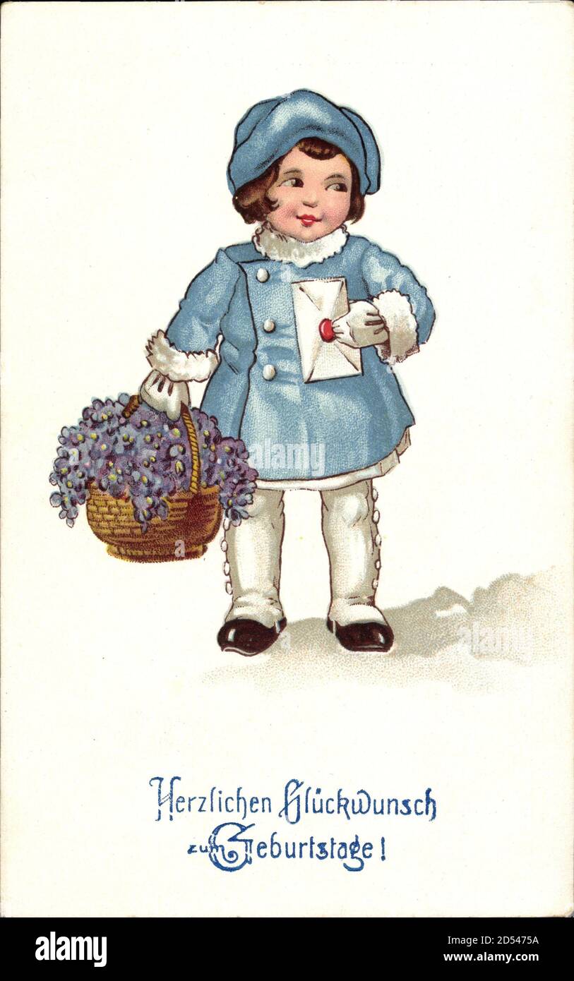 Glückwunsch Geburtstag, Kind in blauer Jacke, Blumen, Brief | usage worldwide Stock Photo